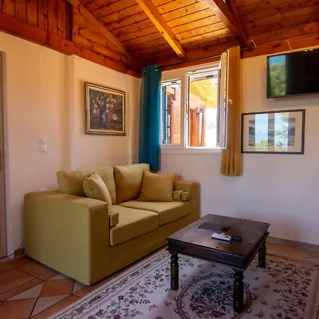Fotios Roof Apartment *